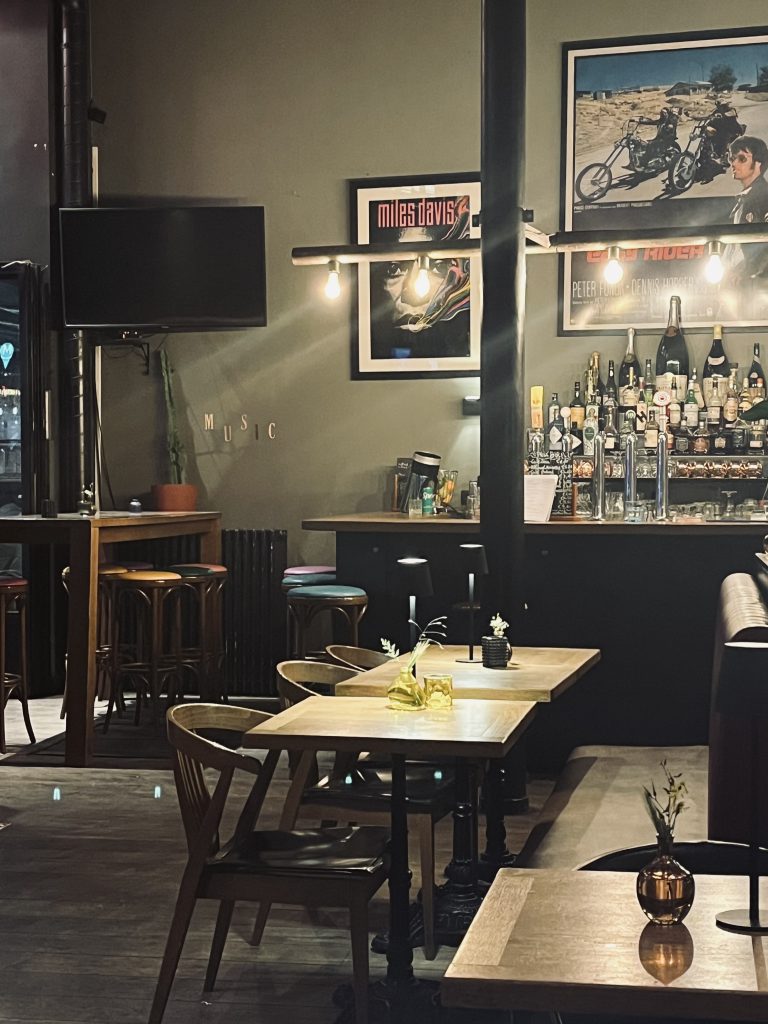 Lumière tamisée pour un moment unique - LOFT 148